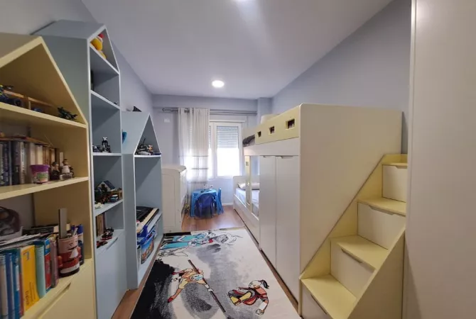 Shtepi me qera 2+1 ne Tirane - 900 Euro