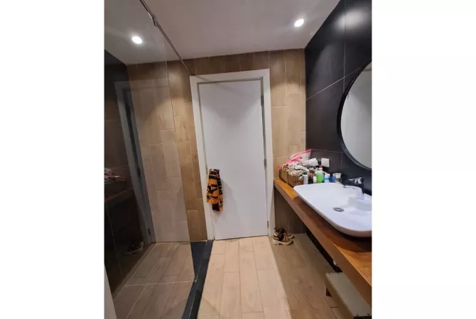 Shtepi me qera 2+1 ne Tirane - 900 Euro