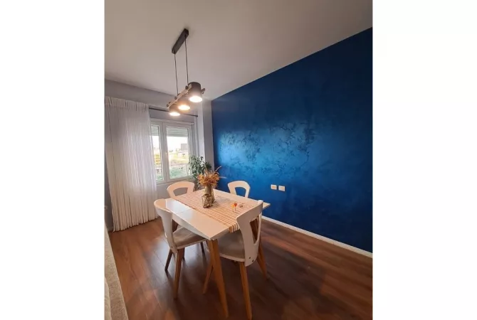 Shtepi me qera Duplex(shtepi me 2 kate) ne Tirane, 2+1, Mobilimi E mobiluar, Pagesa 900  Euro.