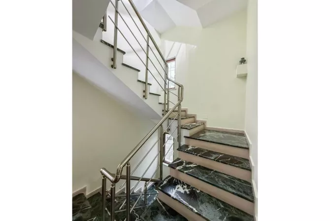 House for Rent 7+1 in Tirana - 4,500 Euro