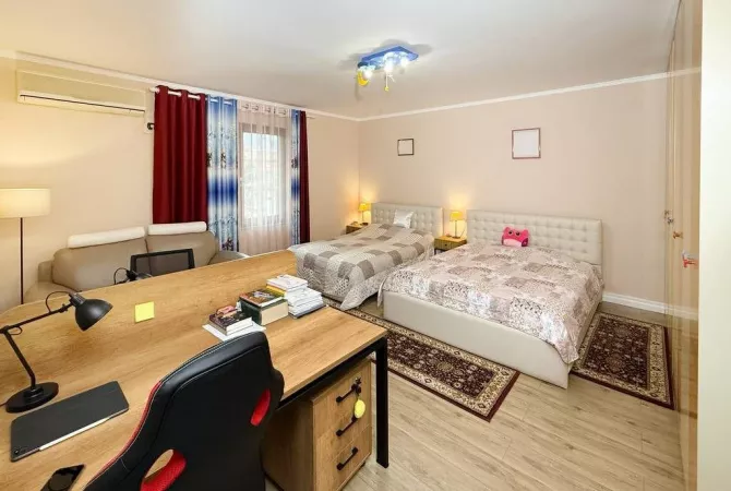 Shtepi me qera 7+1 ne Tirane - 4,500 Euro