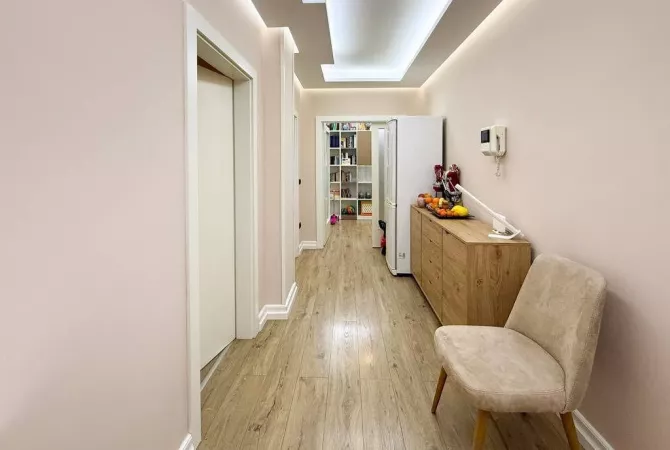 Shtepi me qera Vila Luksoze ne Tirane, 7+1, Mobilimi E mobiluar, Pagesa 4,500  Euro.