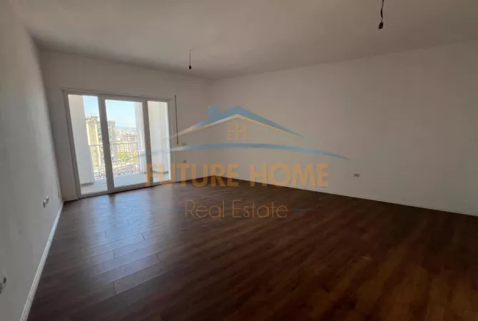 Shtepi ne shitje Apartament ne Tirane, 2+1, Mobilimi Bosh, pa mobiluar, Pagesa 275,000  Euro.