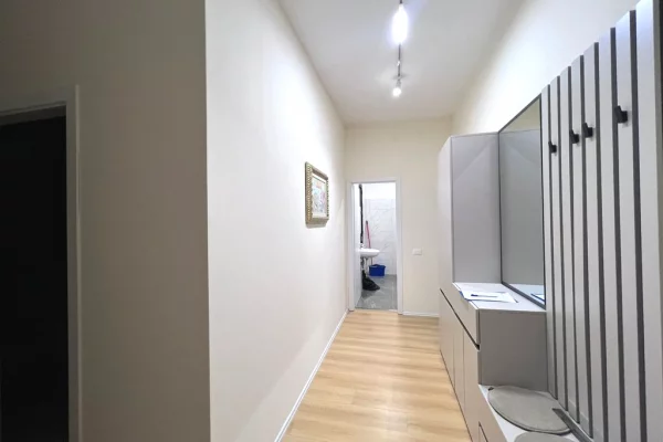 Shtepi me qera 2+1 ne Tirane - 800 Euro