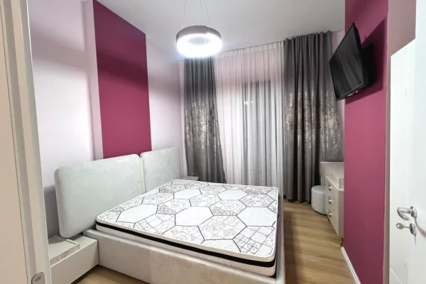 Shtepi me qera Apartament ne Tirane, 2+1, Mobilimi E mobiluar, Pagesa 800  Euro.