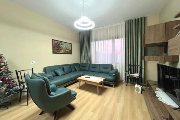 Shtepi me qera Apartament ne Tirane, 2+1, Mobilimi E mobiluar, Pagesa 800  Euro.