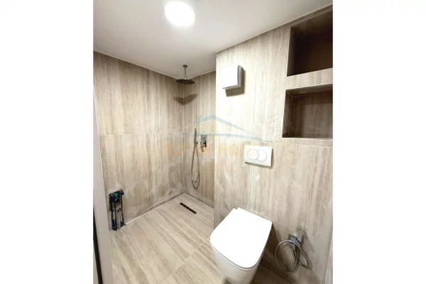 Shtepi ne shitje Duplex(shtepi me 2 kate) ne Tirane, 2+1, Mobilimi E mobiluar, Pagesa 195,000  Euro.