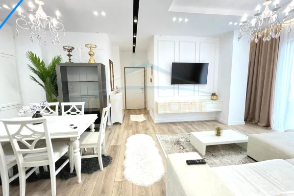 Qira, Apartament 2+1+Post Parkimi, prane Air Albania, Tirane.