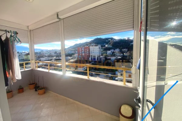 Shtepi ne shitje Apartament ne Tirane, 2+1, Mobilimi E mobiluar, Pagesa 140,000  Euro.