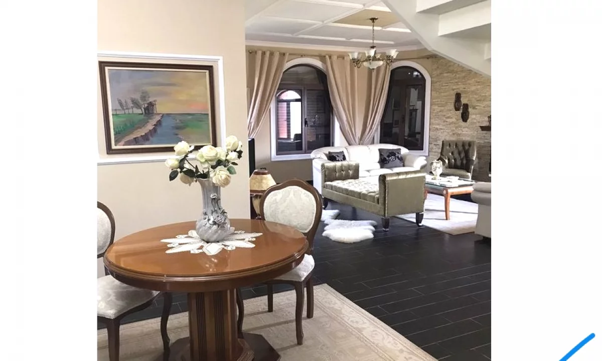 Shtepi ne shitje Vila Luksoze ne Tirane, 3+1, Mobilimi E mobiluar, Pagesa 420,000  Euro.