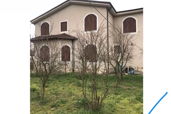 Shtepi ne shitje Vila Luksoze ne Tirane, 3+1, Mobilimi E mobiluar, Pagesa 420,000  Euro.