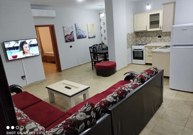 Shtepi me qera 2+1 ne Tirane - 300 Euro