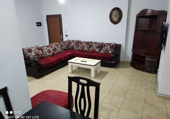 Shtepi me qera 2+1 ne Tirane - 300 Euro