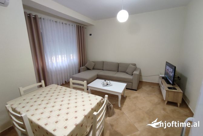 Shtepi me qera Apartament ne Tirane, 1+1, Mobilimi E mobiluar, Pagesa 27,000  Leke.