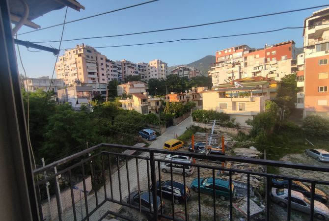 Shtepi me qera Apartament ne Tirane, 1+1, Mobilimi E mobiluar, Pagesa 260  Euro.