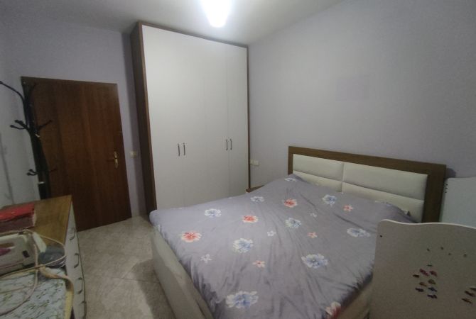 Shtepi me qera Apartament ne Tirane, 1+1, Mobilimi E mobiluar, Pagesa 260  Euro.