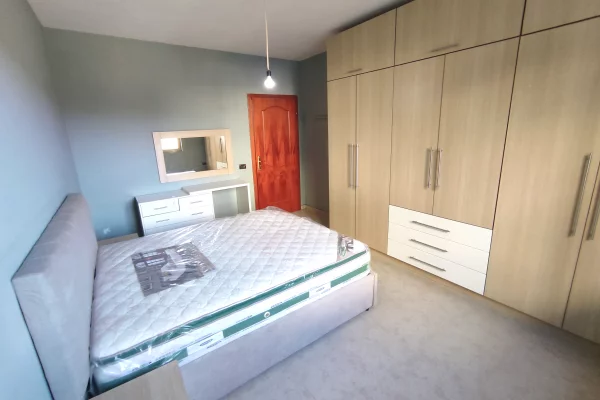 Shtepi me qera 1+1 ne Tirane - 300 Euro