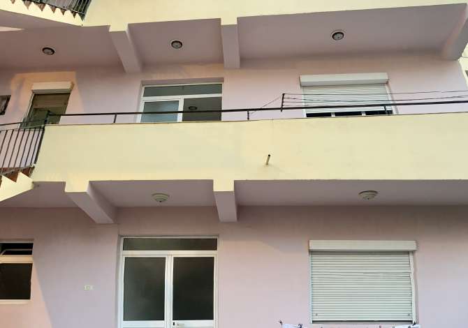 Shtepi ne shitje  ne Tirane, 2+1, Mobilimi E mobiluar, Pagesa 400,000  Euro.