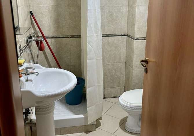 Shtepi me qera  ne Tirane, 3+1, Mobilimi E mobiluar, Pagesa 600  Euro.