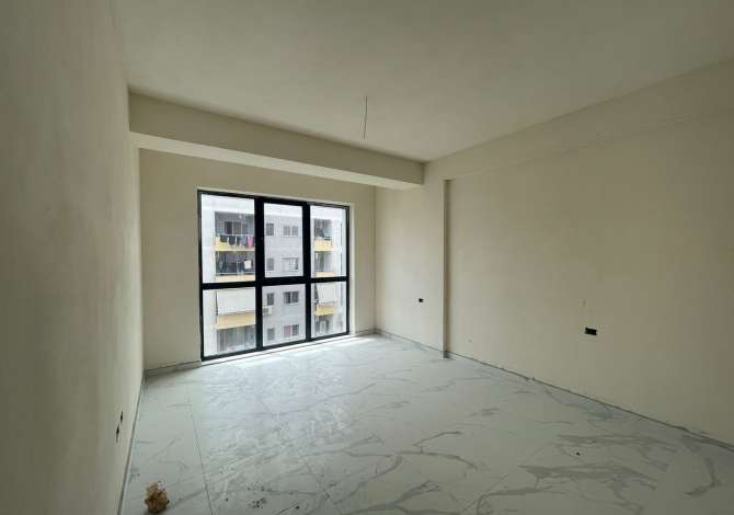 Shtepi ne shitje Apartament ne Tirane, 2+1, Mobilimi Bosh, pa mobiluar, Pagesa 148,000  Euro.