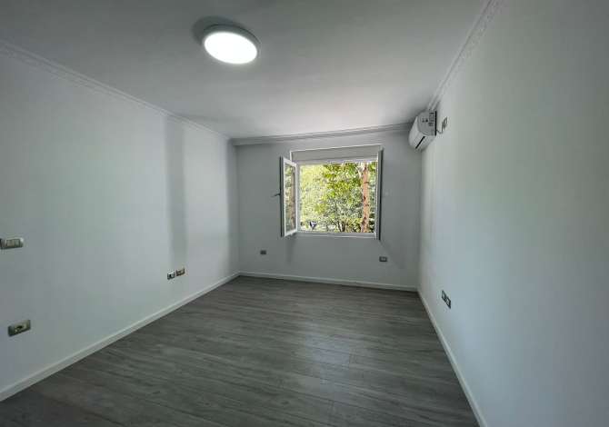 Jepet me qera zyre tek Xhamia e Tabakeve