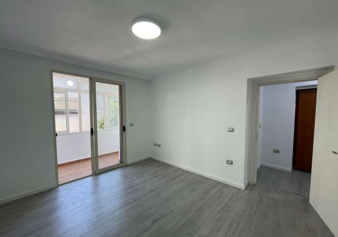 Ambient biznesi me qera 3+1 ne Tirane - 900 Euro