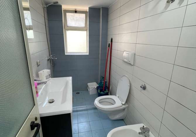 Jepet me qera zyre tek Xhamia e Tabakeve