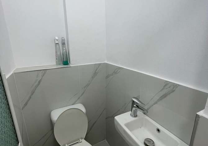 Jepet me qera zyre tek Xhamia e Tabakeve