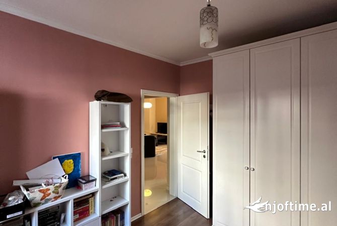 Shtepi me qera Apartament ne Tirane, 3+1, Mobilimi E mobiluar, Pagesa 800  Euro.