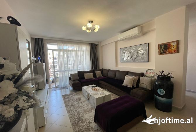 Shtepi ne shitje Apartament ne Tirane, 2+1, Mobilimi E mobiluar, Pagesa 138,000  Euro.