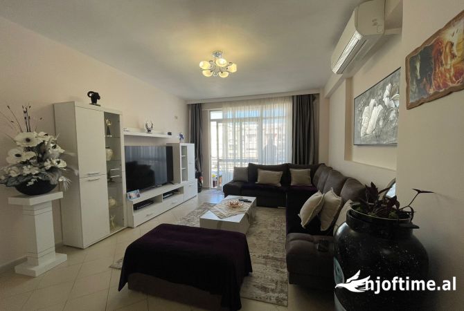 Shtepi ne shitje Apartament ne Tirane, 2+1, Mobilimi E mobiluar, Pagesa 138,000  Euro.