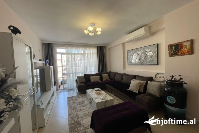 Shtepi ne shitje Apartament ne Tirane, 2+1, Mobilimi E mobiluar, Pagesa 138,000  Euro.
