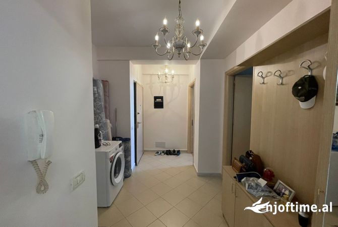 Shtepi ne shitje Apartament ne Tirane, 2+1, Mobilimi E mobiluar, Pagesa 138,000  Euro.