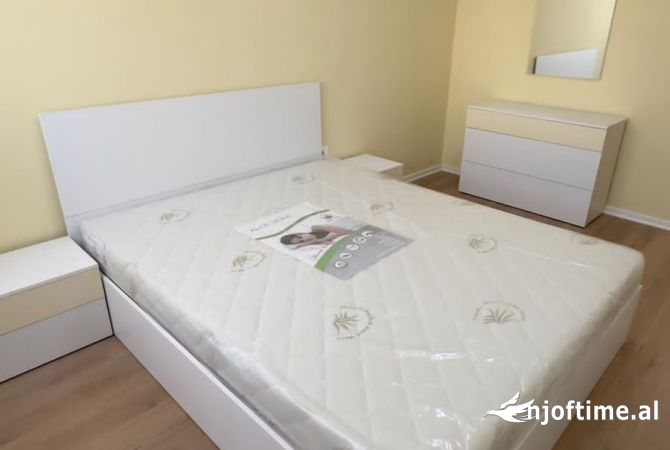 Shtepi me qera Apartament ne Tirane, 2+1, Mobilimi E mobiluar, Pagesa 550  Euro.