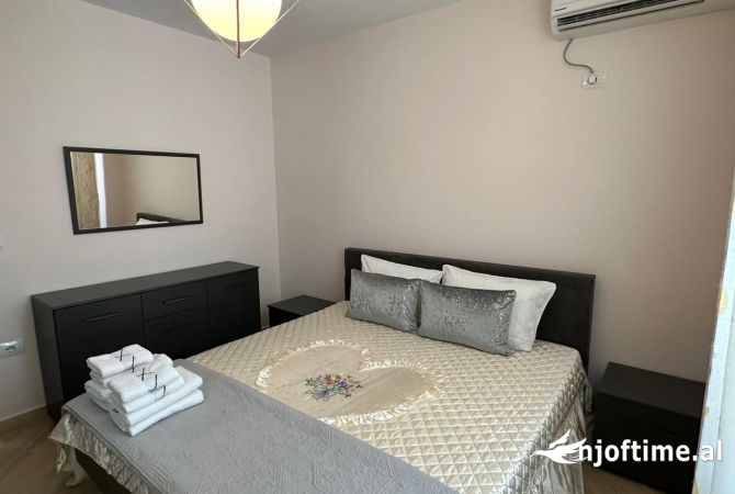 Shtepi me qera Apartament ne Tirane, 2+1, Mobilimi E mobiluar, Pagesa 700  Euro.