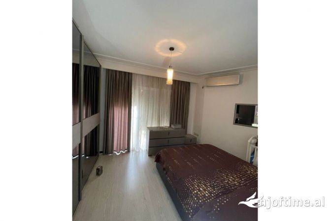 Shtepi me qera Apartament ne Tirane, 2+1, Mobilimi E mobiluar, Pagesa 800  Euro.