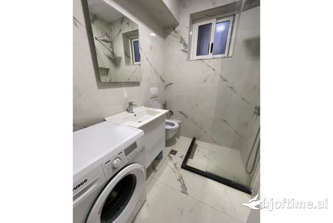 Shtepi me qera Apartament ne Tirane, 2+1, Mobilimi E mobiluar, Pagesa 700  Euro.