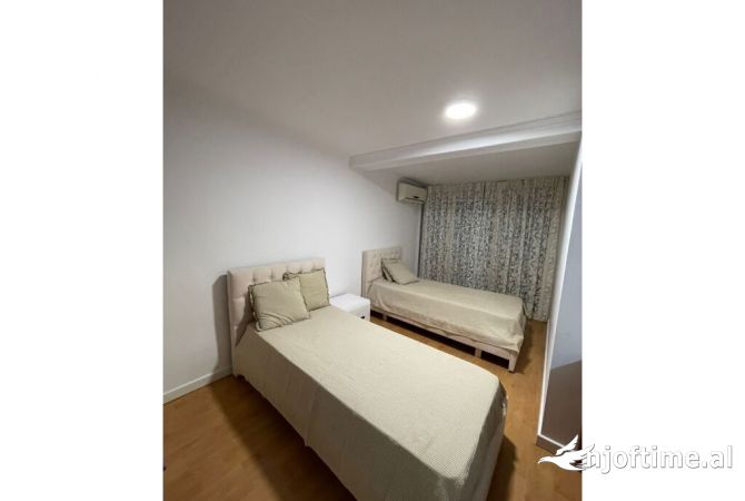 Shtepi me qera Apartament ne Tirane, 2+1, Mobilimi E mobiluar, Pagesa 700  Euro.