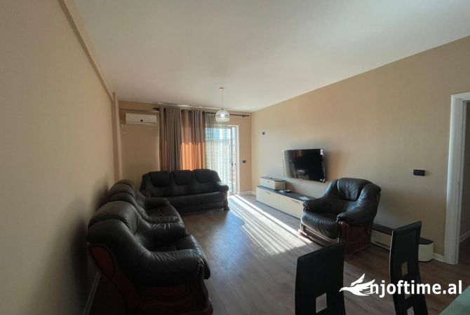 Shtepi me qera 2+1 ne Tirane - 450 Euro