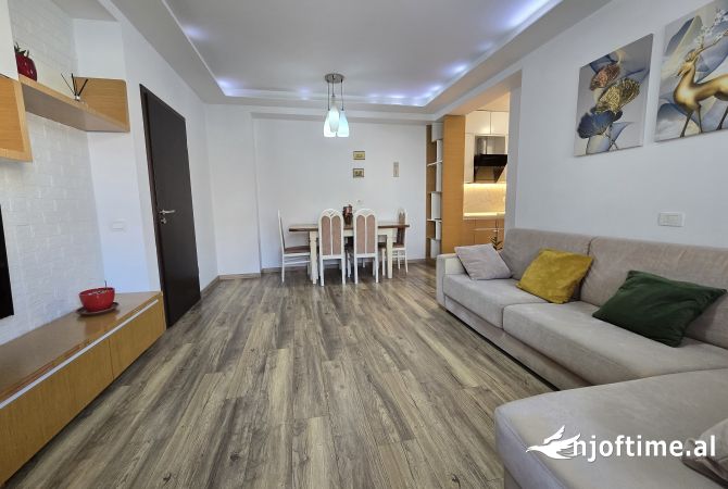 Shtepi me qera 2+1 ne Tirane - 800 Euro