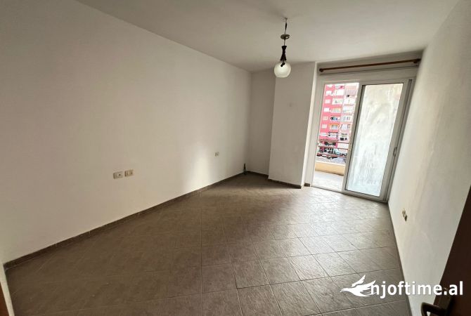 Shtepi ne shitje 2+1 ne Tirane - 125,000 Euro