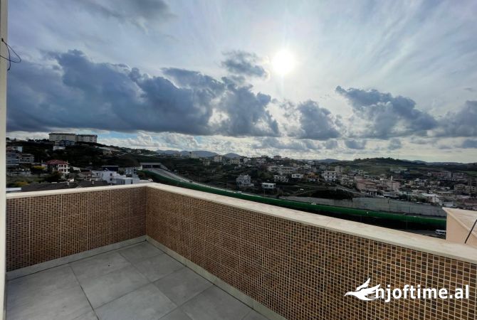 Shtepi ne shitje Penthose(kati i fundit panoramik) ne Tirane, 2+1, Mobilimi Bosh, pa mobiluar, Pagesa 144,830  Euro.