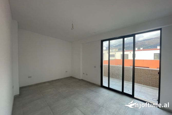 Shtepi ne shitje 2+1 ne Tirane - 130,000 Euro