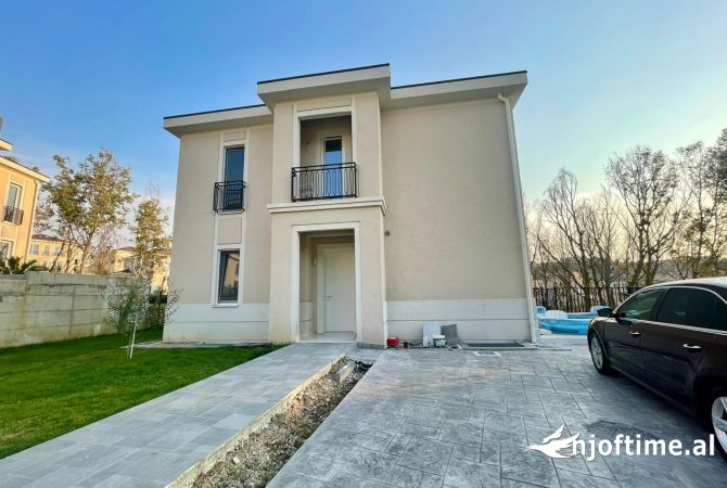 Shtepi me qera Vila Luksoze ne Tirane, 3+1, Mobilimi E mobiluar, Pagesa 4,000  Euro.