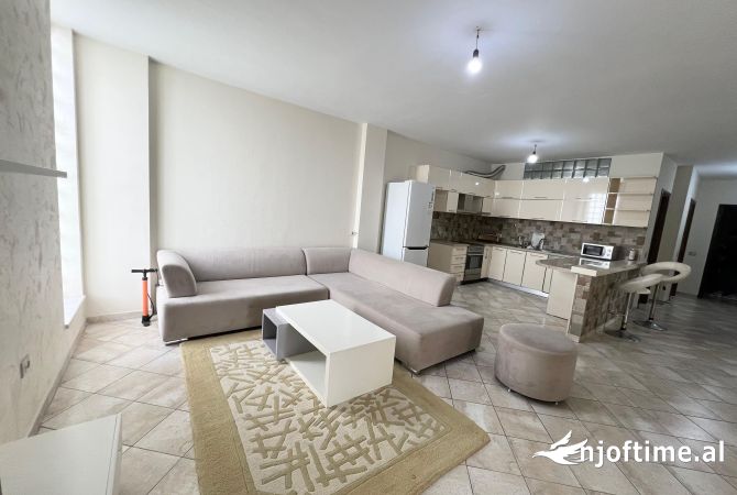 Shtepi me qera 2+1 ne Tirane - 780 Euro