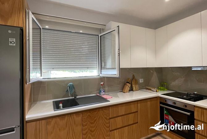 Shtepi me qera 2+1 ne Tirane - 800 Euro