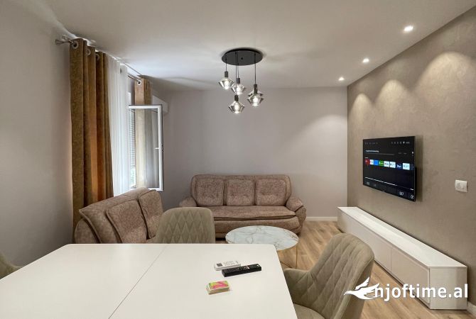 Shtepi me qera 2+1 ne Tirane - 800 Euro