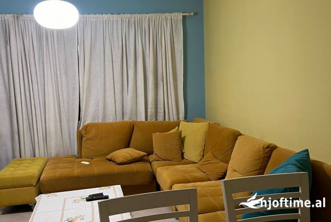 Shtepi ne shitje Apartament ne Tirane, 2+1, Mobilimi E mobiluar, Pagesa 125,000  Euro.