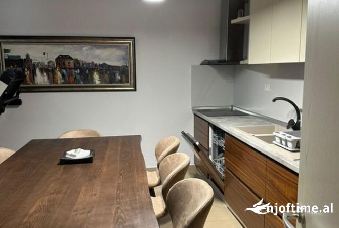 Shtepi me qera Apartament ne Tirane, 2+1, Mobilimi E mobiluar, Pagesa 600  Euro.