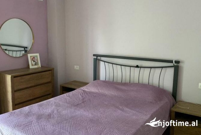 Shtepi me qera Apartament ne Tirane, 2+1, Mobilimi E mobiluar, Pagesa 600  Euro.